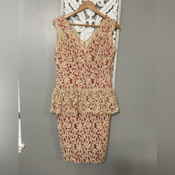 Tadashi Shoji cream lace overlay peplum dress size 14 - Picture 1 of 7